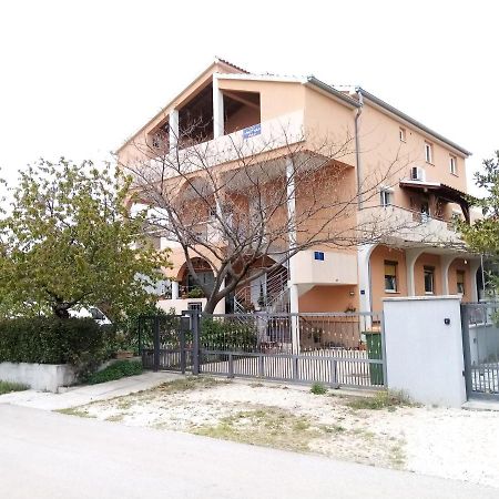 Apartments Vanja Skara Biograd Biograd Na Moru Luaran gambar